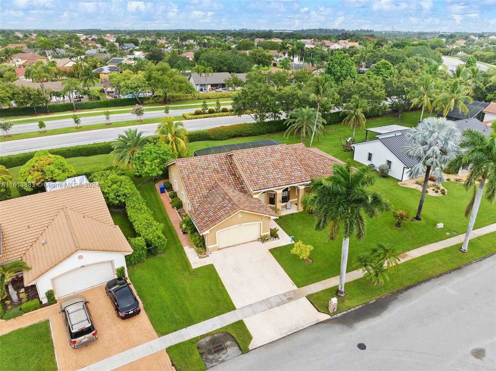 Small Image of 450 NORTH WEST 195TH AVE, Pembroke Pines Number 5