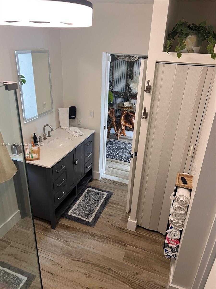 Small Image of 2156 NORTH EAST 18TH AVE, Wilton Manors Number 35
