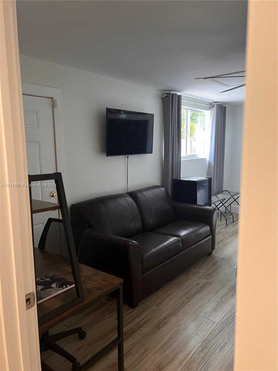 Small Image of 2156 NORTH EAST 18TH AVE, Wilton Manors Number 36