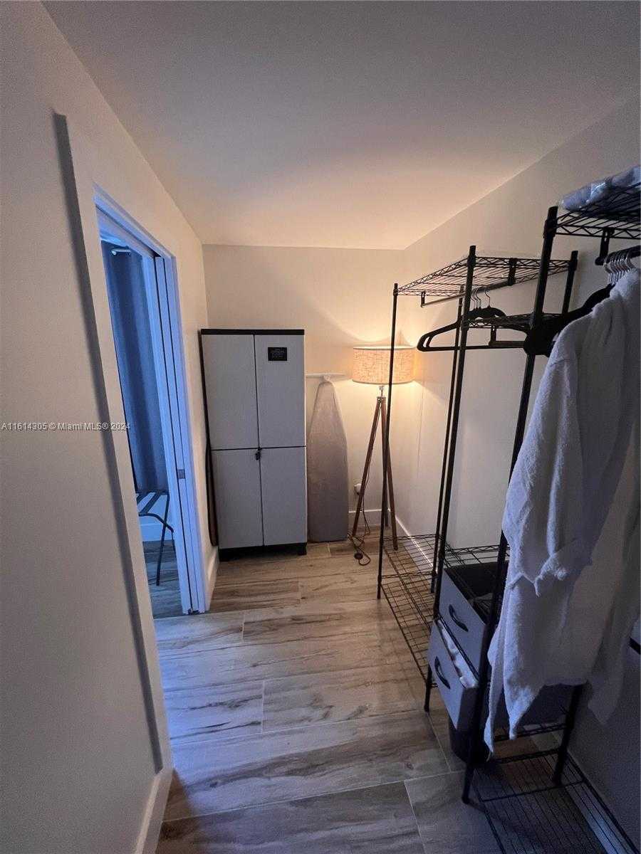 Small Image of 2156 NORTH EAST 18TH AVE, Wilton Manors Number 39