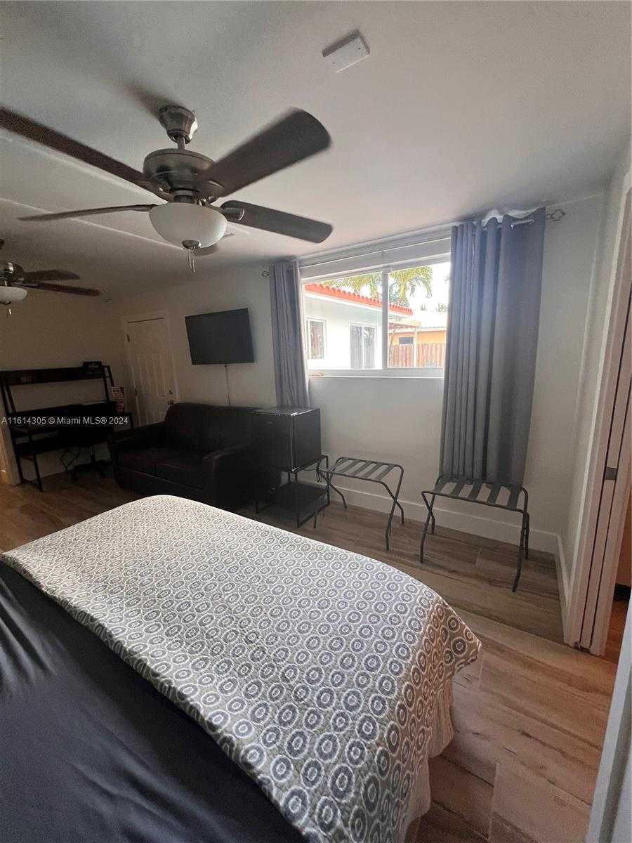 Small Image of 2156 NORTH EAST 18TH AVE, Wilton Manors Number 40