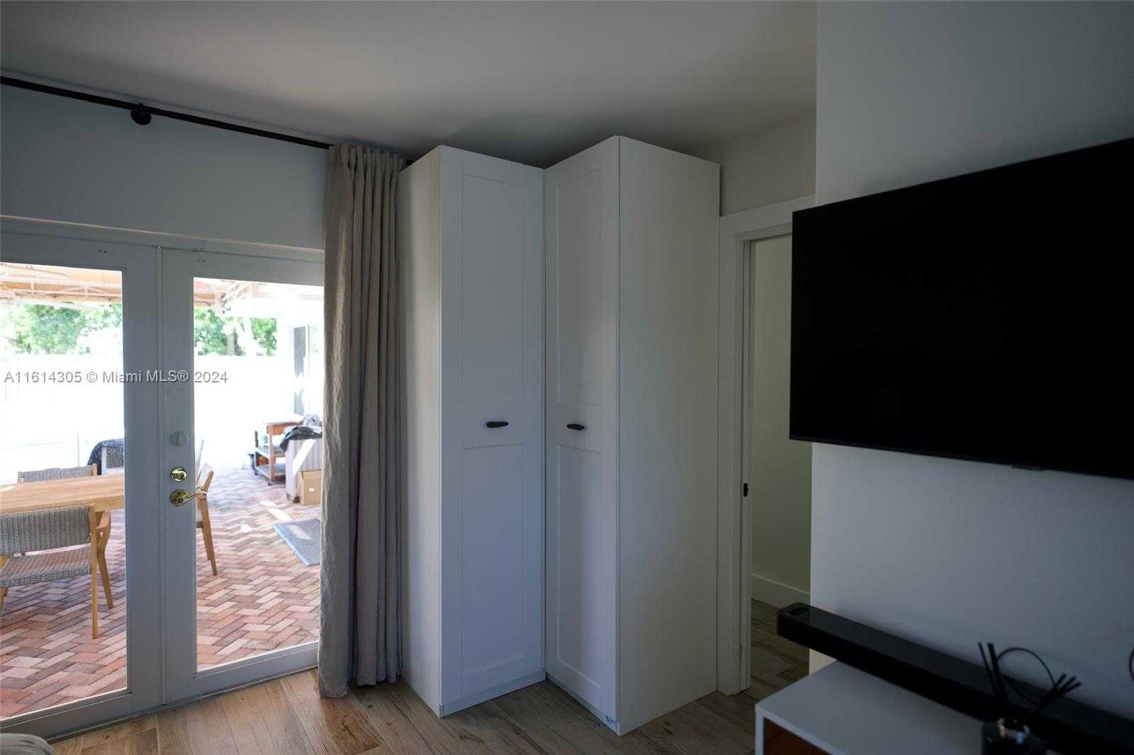 Small Image of 2156 NORTH EAST 18TH AVE, Wilton Manors Number 6