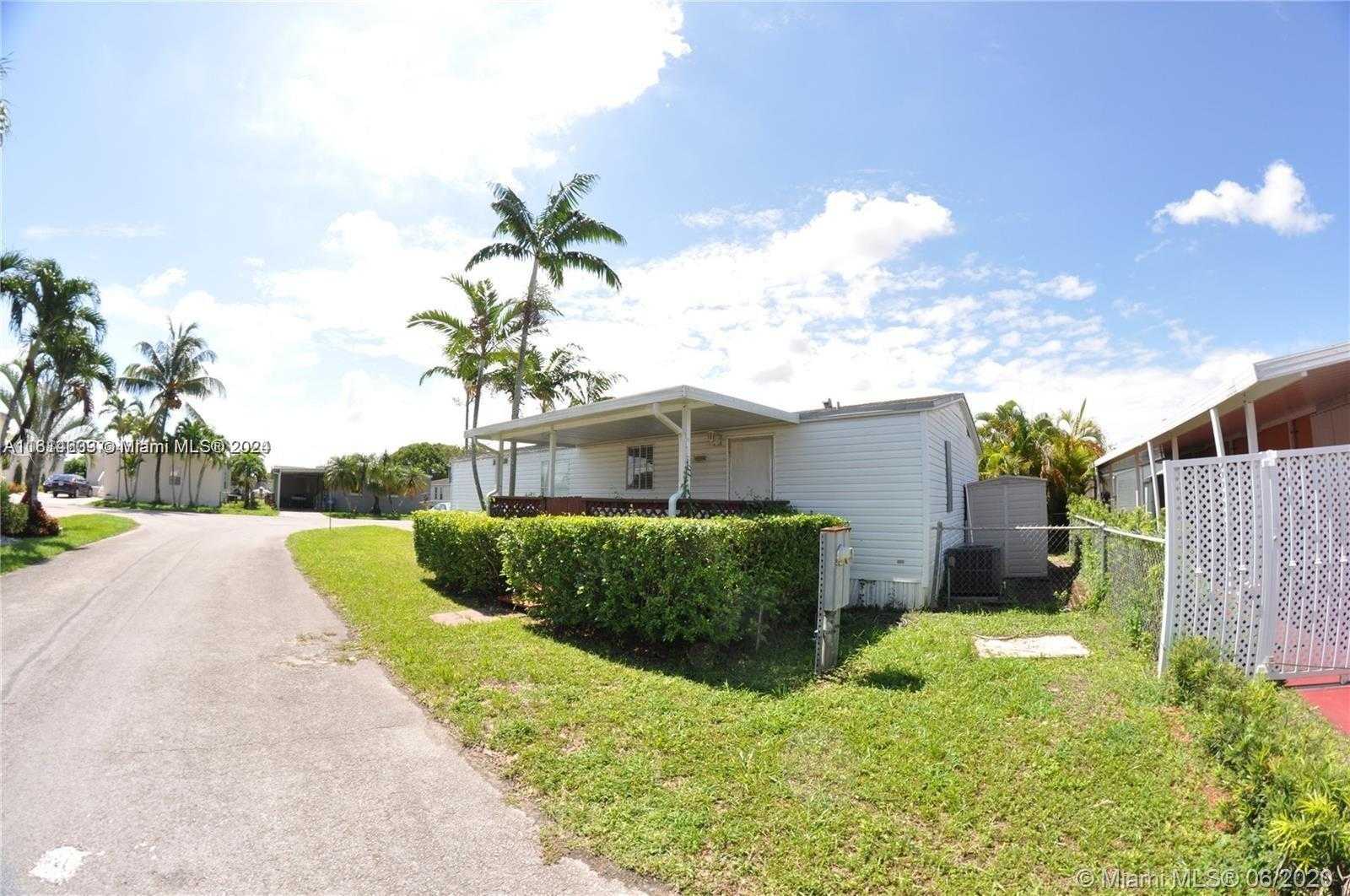 Small Image of 19800 SOUTH WEST 180TH #470, Miami Number 2