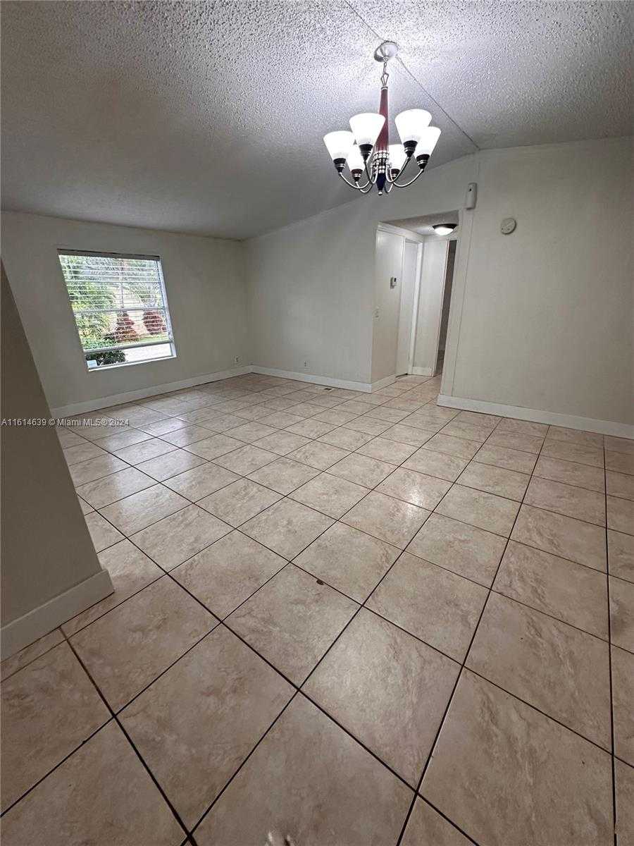 Small Image of 19800 SOUTH WEST 180TH #470, Miami Number 9
