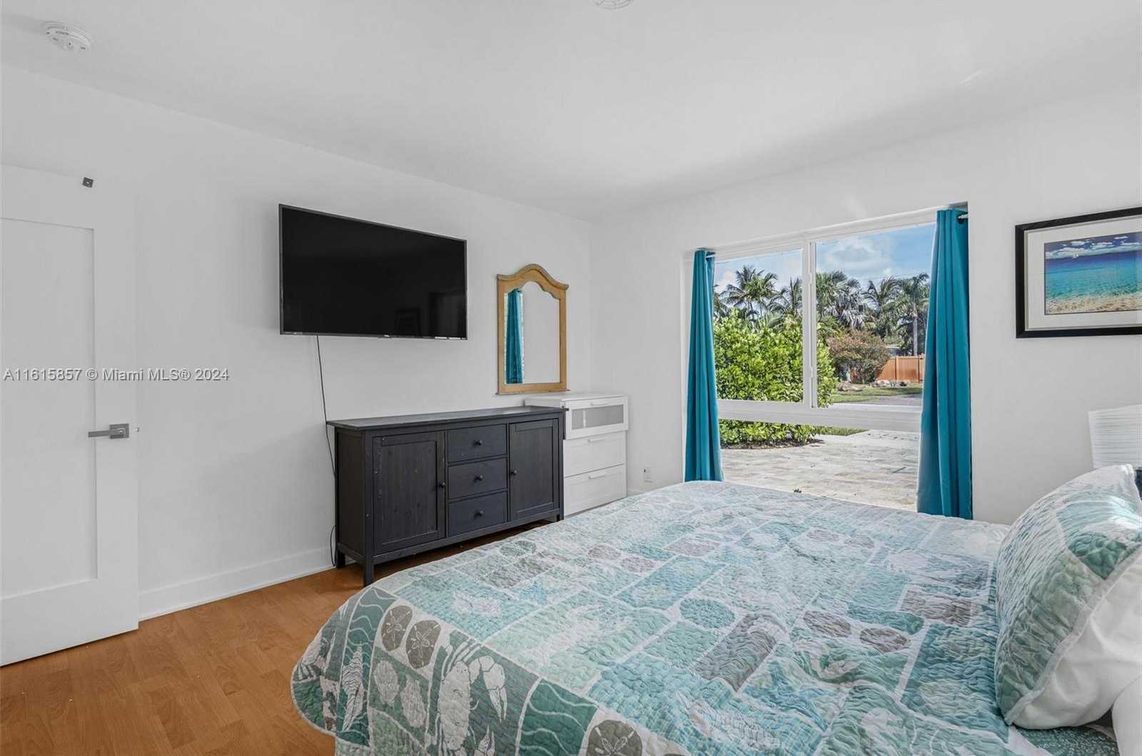 Small Image of 633 NORTH CRESCENT DR, Hollywood Number 18