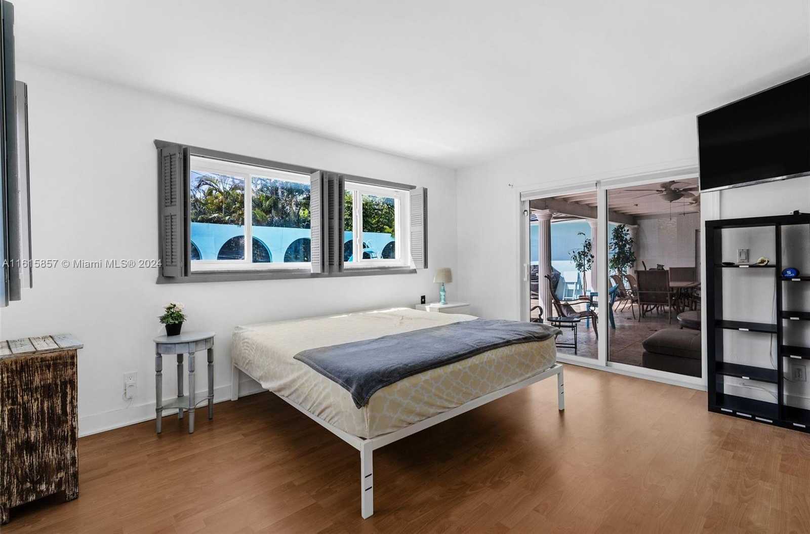 Small Image of 633 NORTH CRESCENT DR, Hollywood Number 21