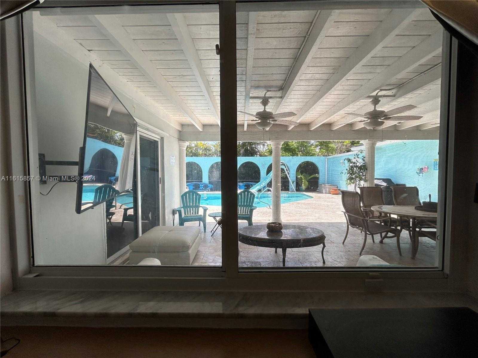 Small Image of 633 NORTH CRESCENT DR, Hollywood Number 31