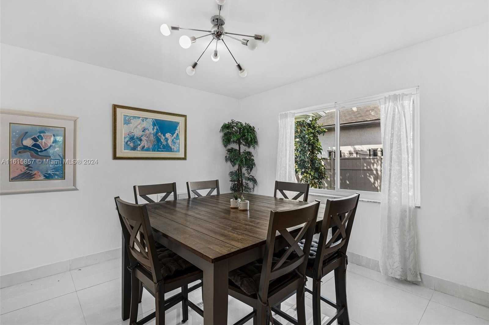 Small Image of 633 NORTH CRESCENT DR, Hollywood Number 34