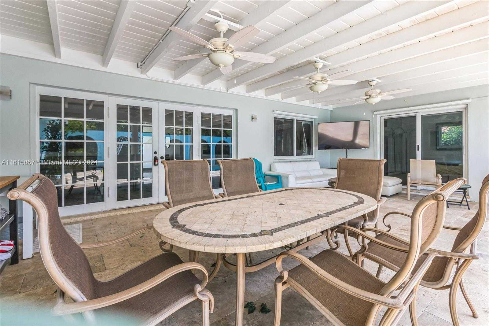 Small Image of 633 NORTH CRESCENT DR, Hollywood Number 41