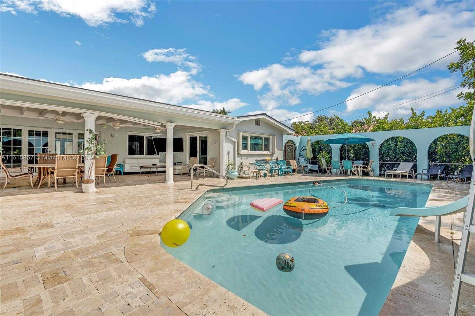 Small Image of 633 NORTH CRESCENT DR, Hollywood Number 49