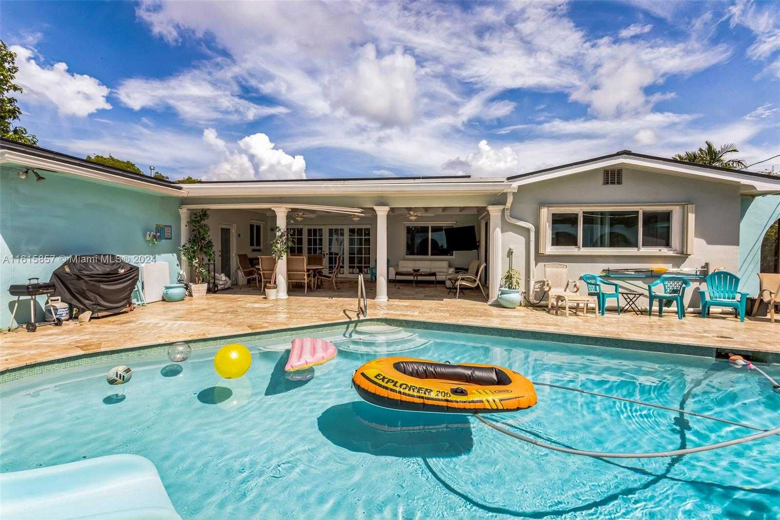Small Image of 633 NORTH CRESCENT DR, Hollywood Number 52