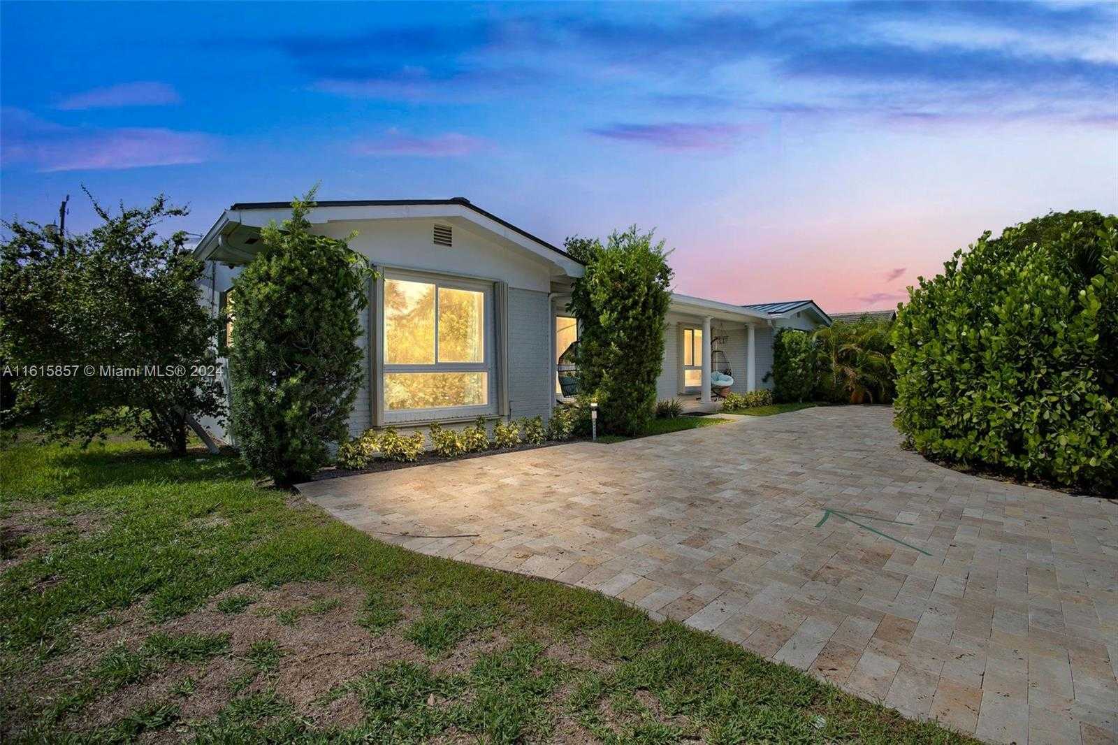 Small Image of 633 NORTH CRESCENT DR, Hollywood Number 54