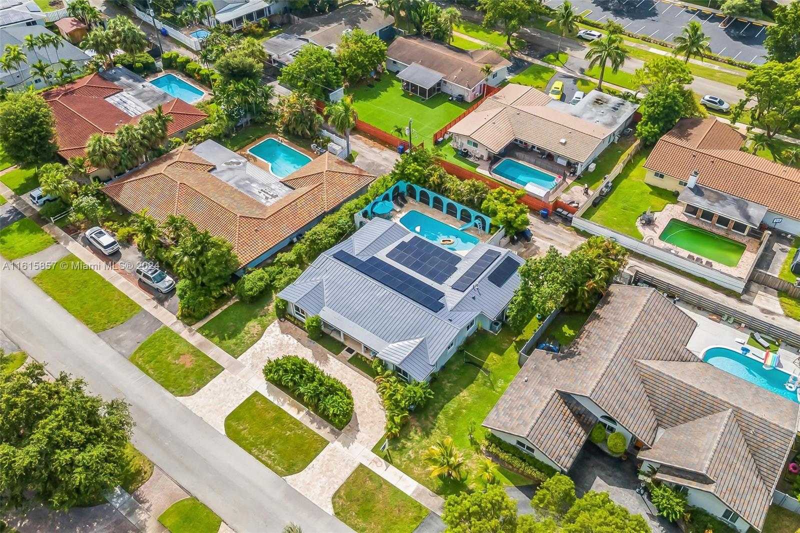 Small Image of 633 NORTH CRESCENT DR, Hollywood Number 58