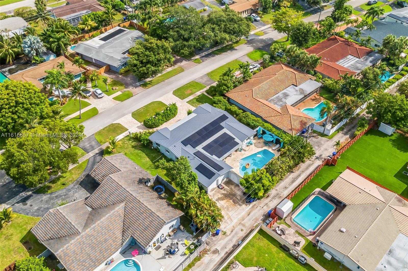 Small Image of 633 NORTH CRESCENT DR, Hollywood Number 59