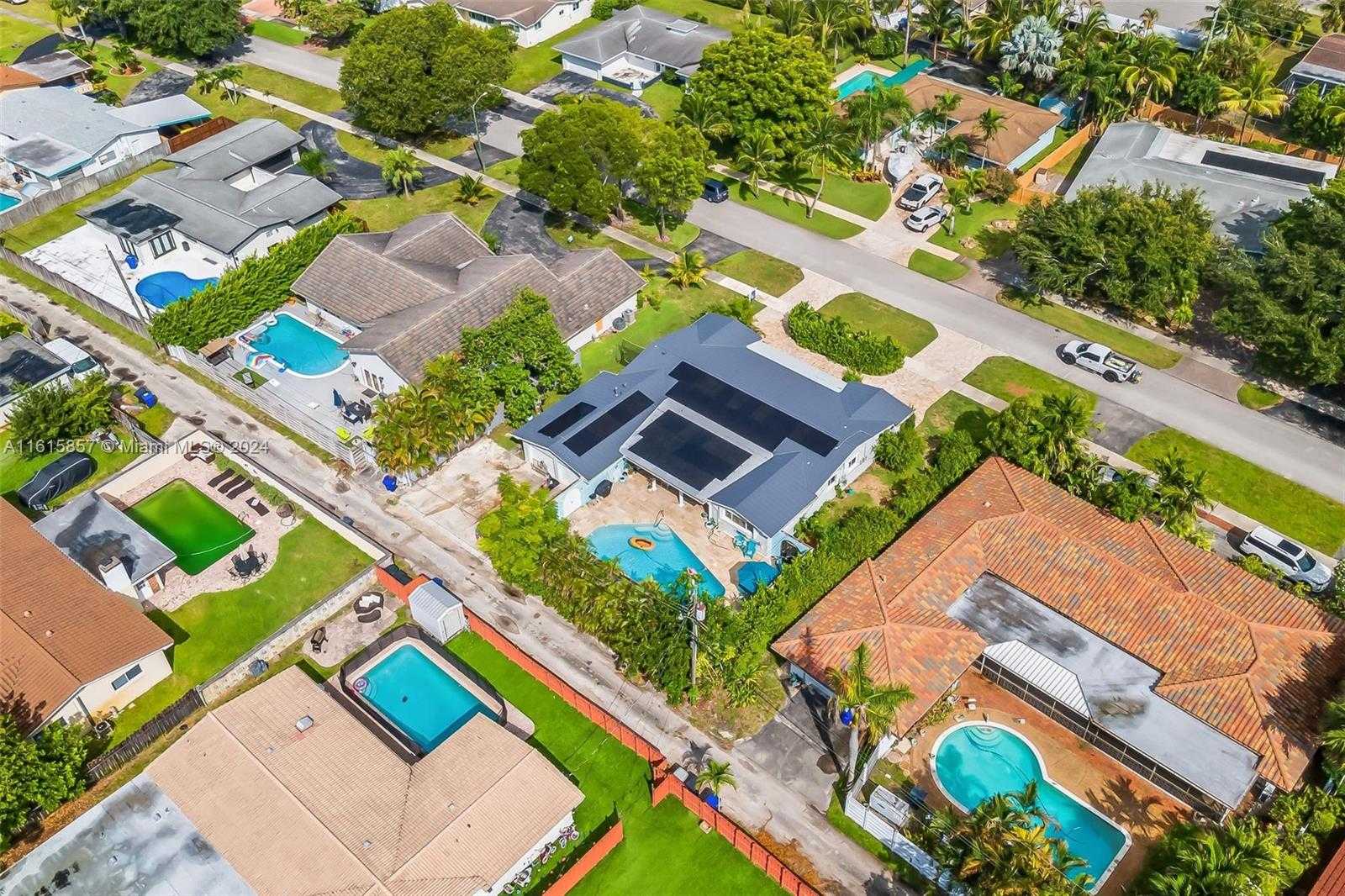 Small Image of 633 NORTH CRESCENT DR, Hollywood Number 60