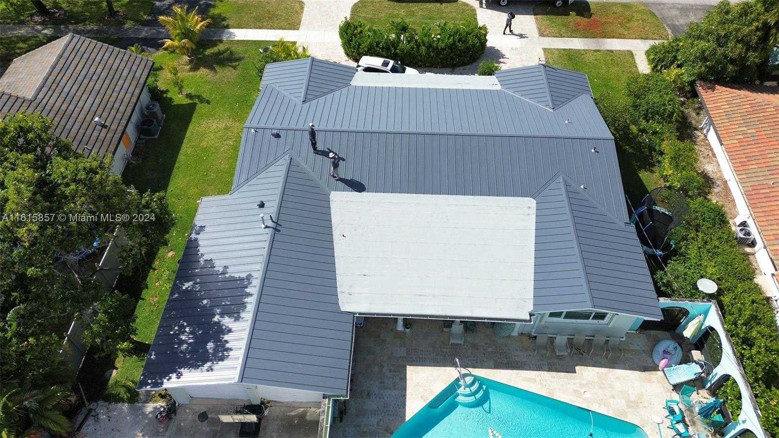 Small Image of 633 NORTH CRESCENT DR, Hollywood Number 65