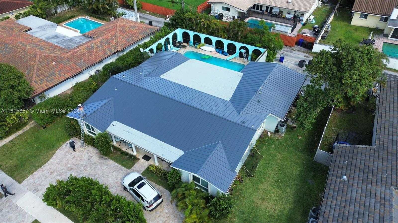 Small Image of 633 NORTH CRESCENT DR, Hollywood Number 68