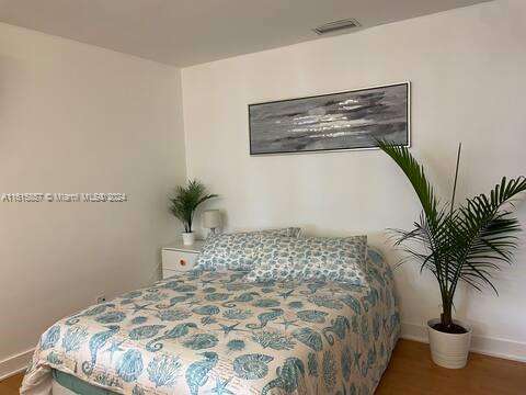 Small Image of 633 NORTH CRESCENT DR, Hollywood Number 70