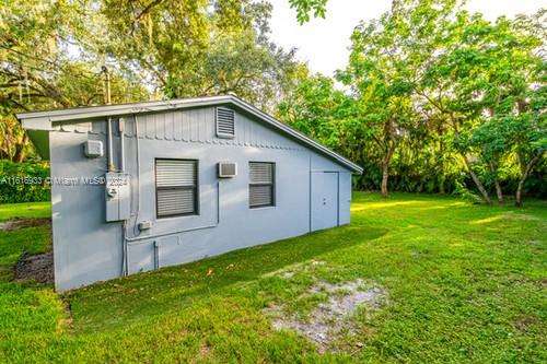 Small Image of 2101 RIVERLAND RD, Fort Lauderdale Number 13