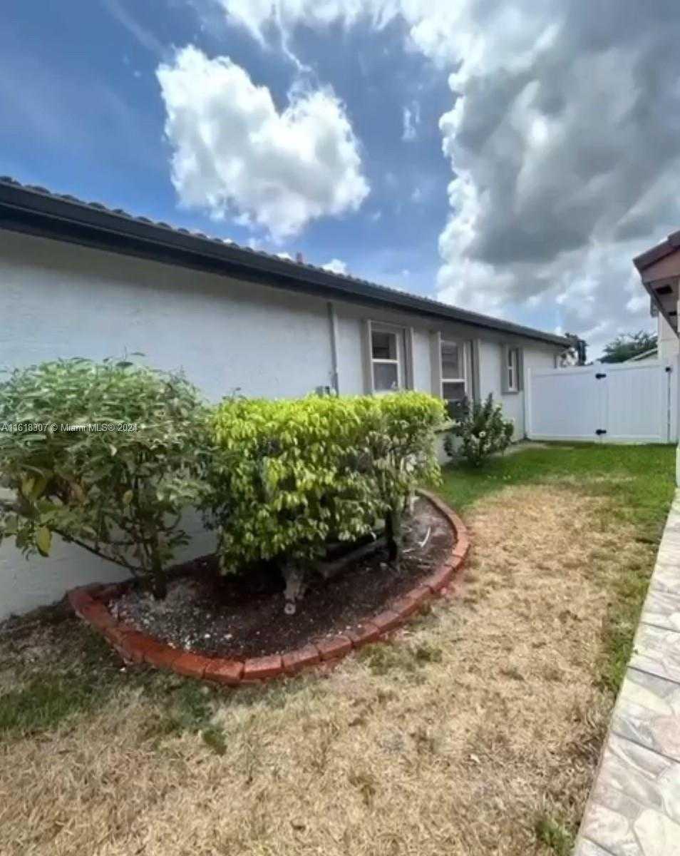 Small Image of 17914 SOUTH WEST 29TH CT, Miramar Number 14