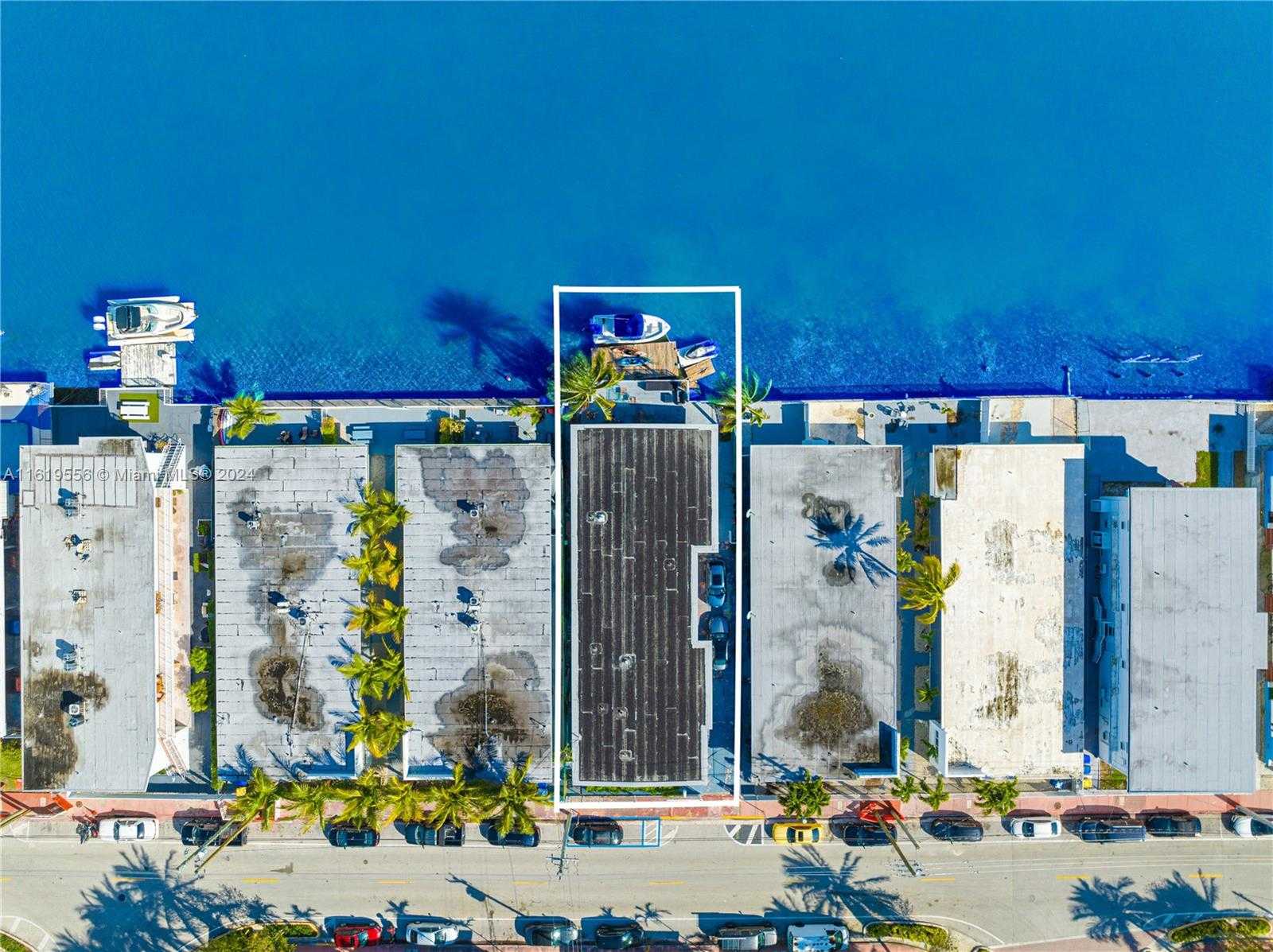Small Image of 8221 CRESPI BLVD, Miami Beach Number 11