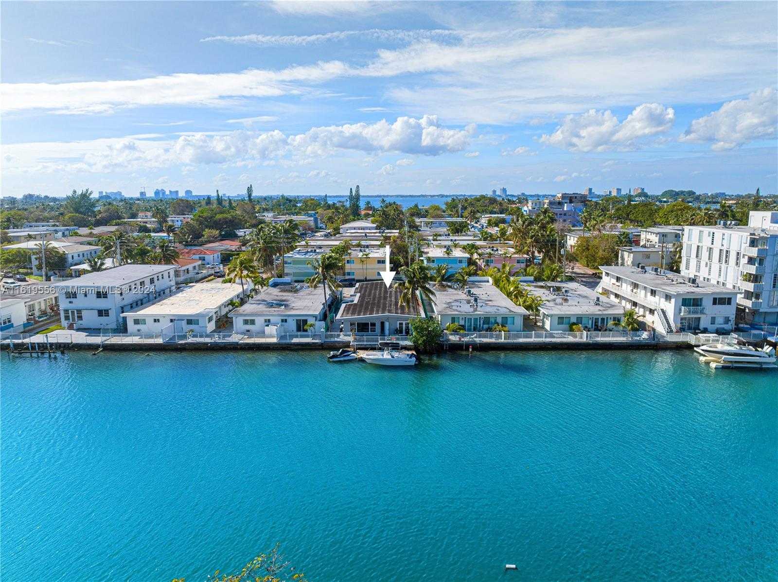 Small Image of 8221 CRESPI BLVD, Miami Beach Number 15