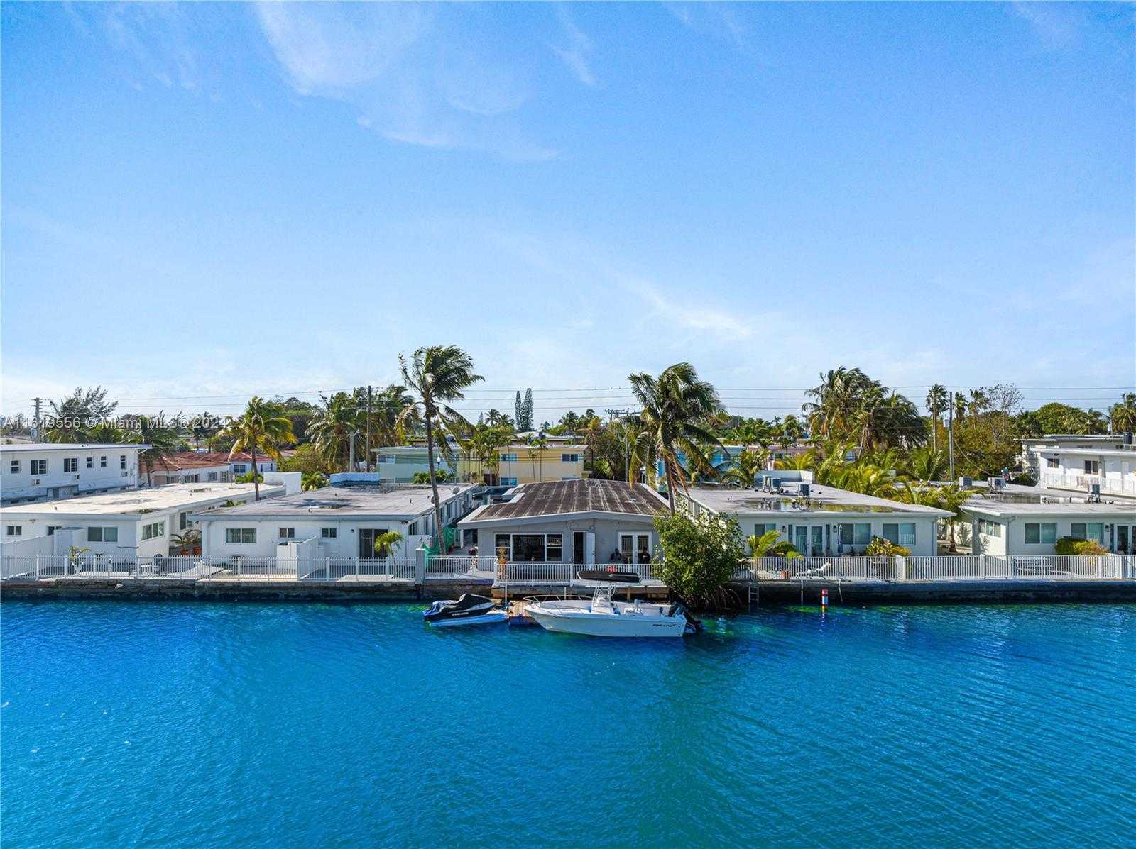 Small Image of 8221 CRESPI BLVD, Miami Beach Number 2