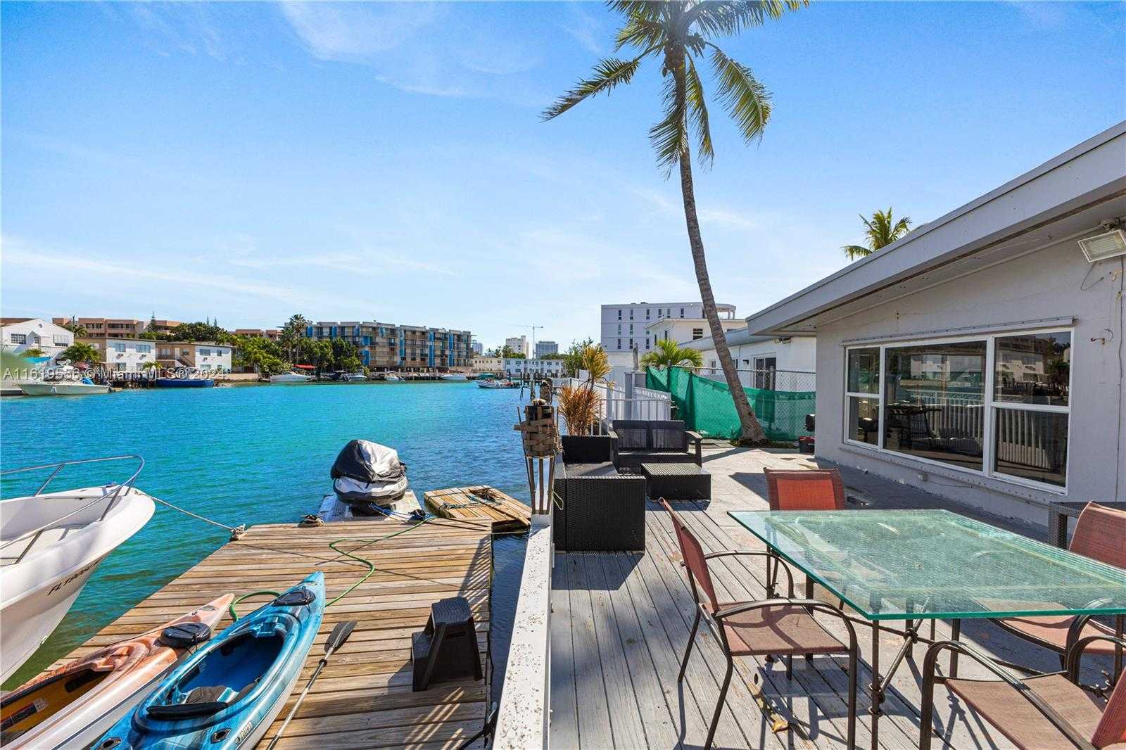 Small Image of 8221 CRESPI BLVD, Miami Beach Number 5