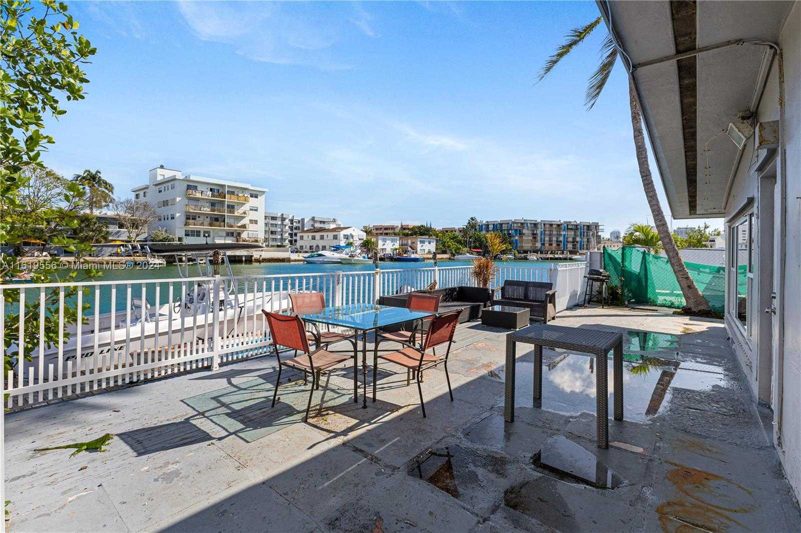 Small Image of 8221 CRESPI BLVD, Miami Beach Number 9