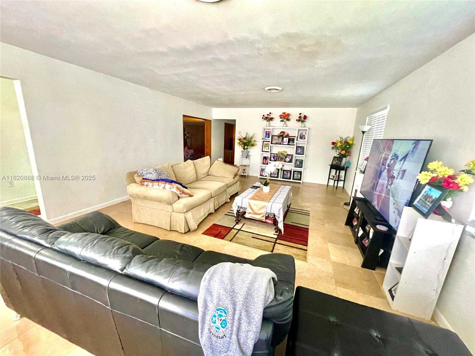 Small Image of 4109 HAYES ST, Hollywood Number 5