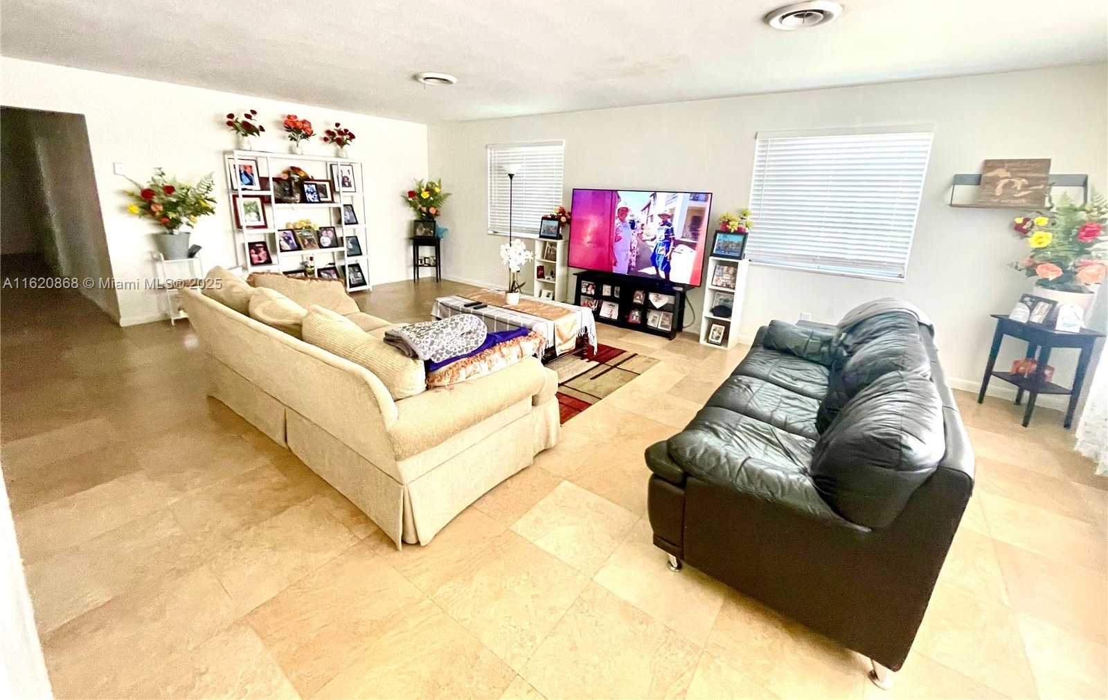 Small Image of 4109 HAYES ST, Hollywood Number 6