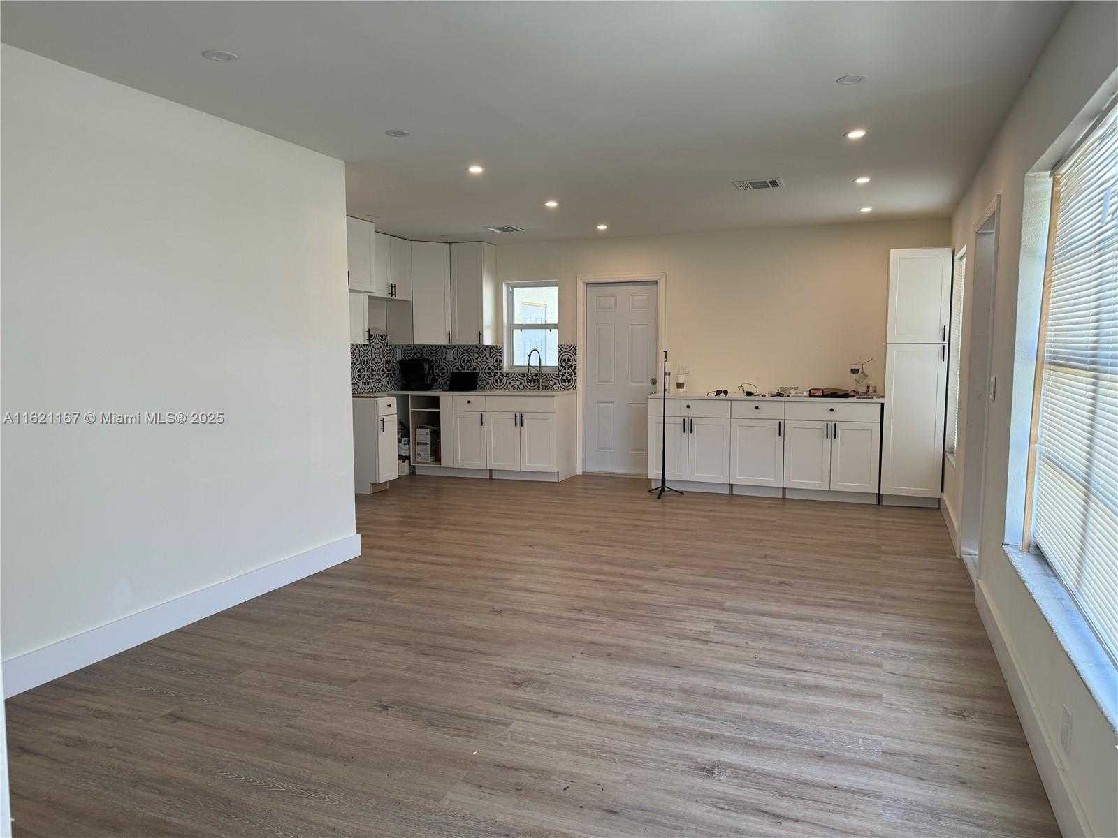 Small Image of 632 NORTH WEST 19TH ST, Pompano Beach Number 11