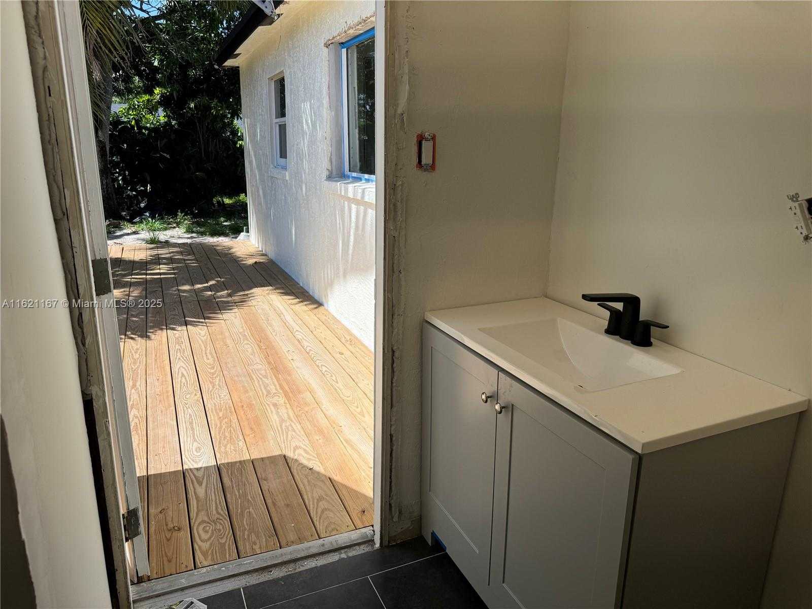 Small Image of 632 NORTH WEST 19TH ST, Pompano Beach Number 7