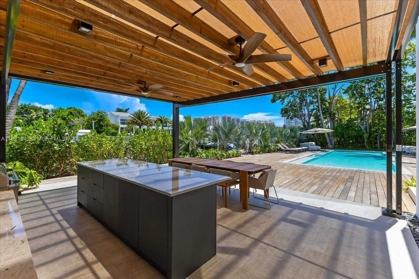 Small Image of 161 CAPE FLORIDA DR, Key Biscayne Number 10