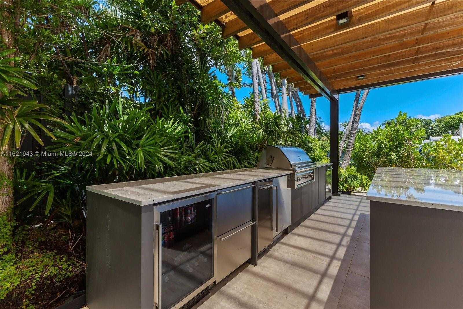 Small Image of 161 CAPE FLORIDA DR, Key Biscayne Number 11