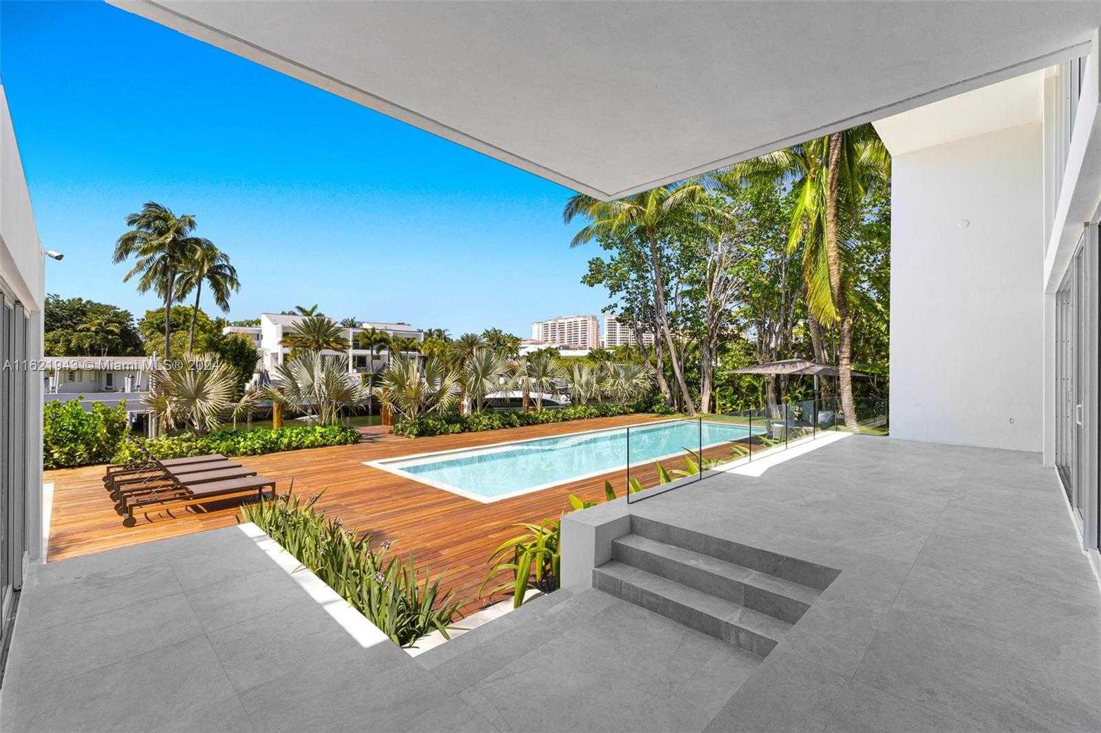 Small Image of 161 CAPE FLORIDA DR, Key Biscayne Number 12