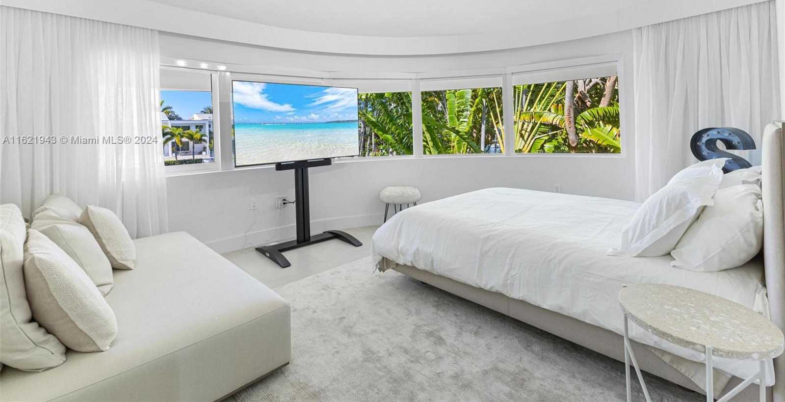Small Image of 161 CAPE FLORIDA DR, Key Biscayne Number 29