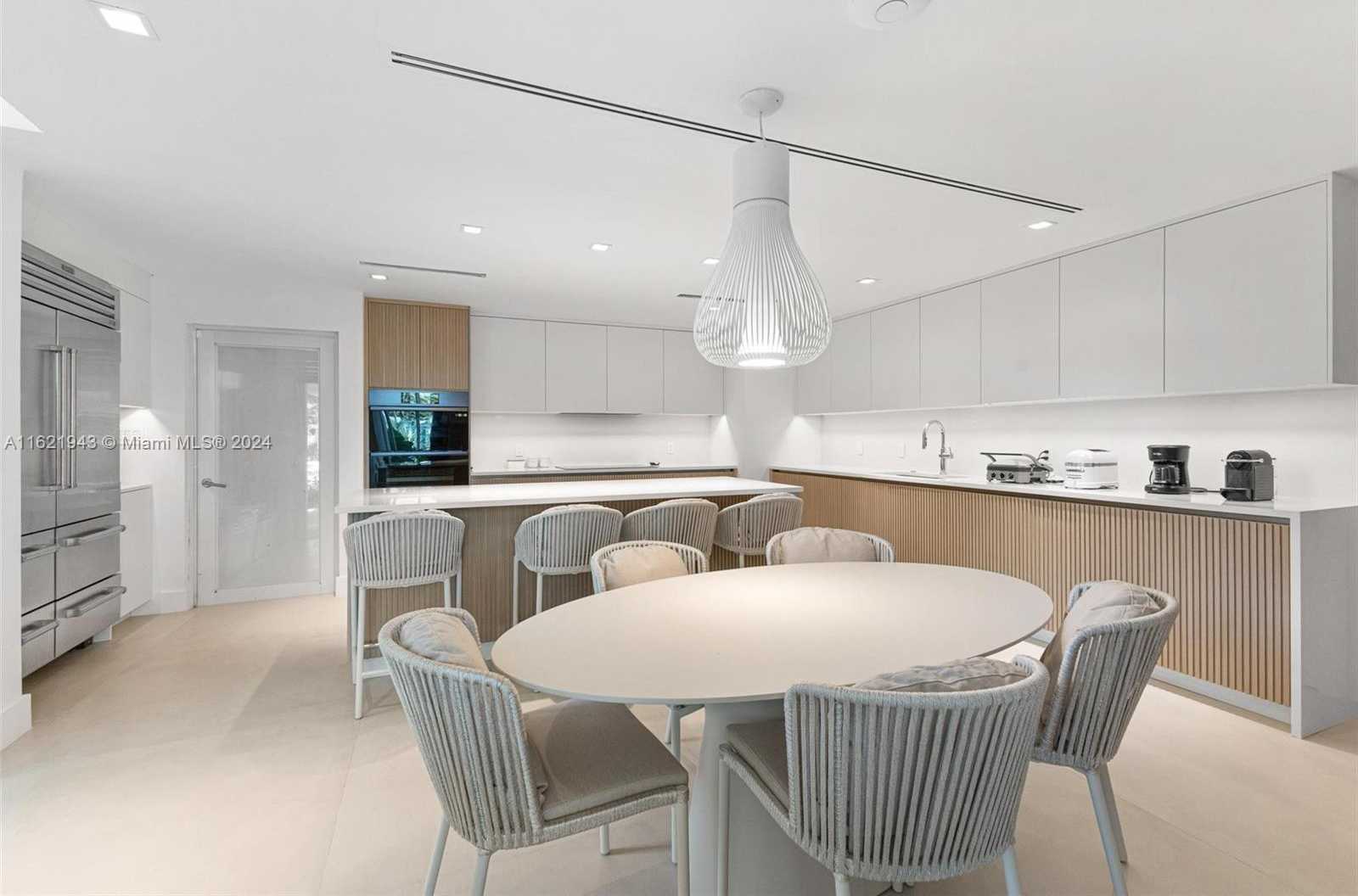 Small Image of 161 CAPE FLORIDA DR, Key Biscayne Number 33