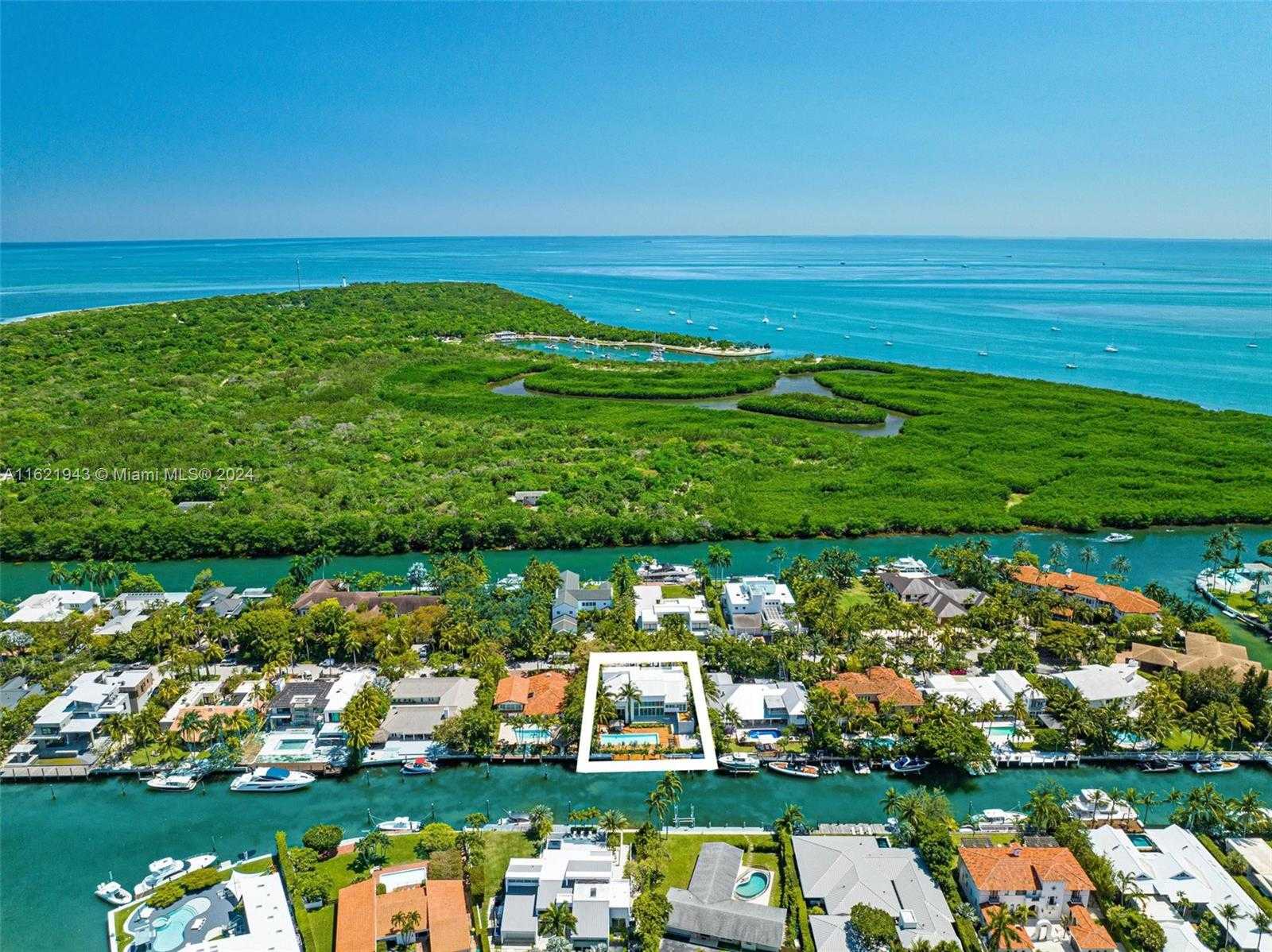 Small Image of 161 CAPE FLORIDA DR, Key Biscayne Number 37