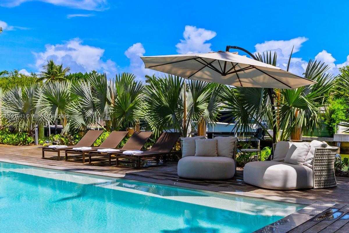 Small Image of 161 CAPE FLORIDA DR, Key Biscayne Number 39