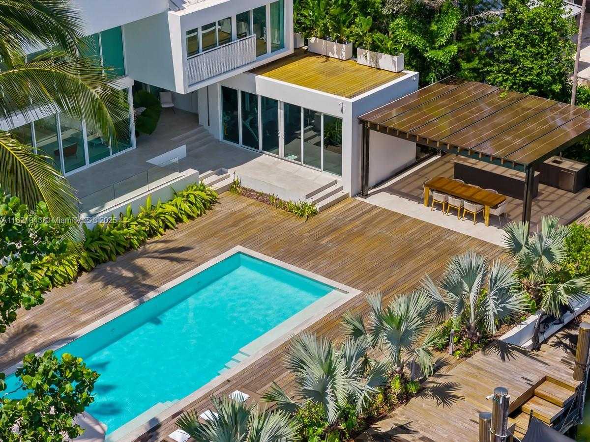 Small Image of 161 CAPE FLORIDA DR, Key Biscayne Number 46