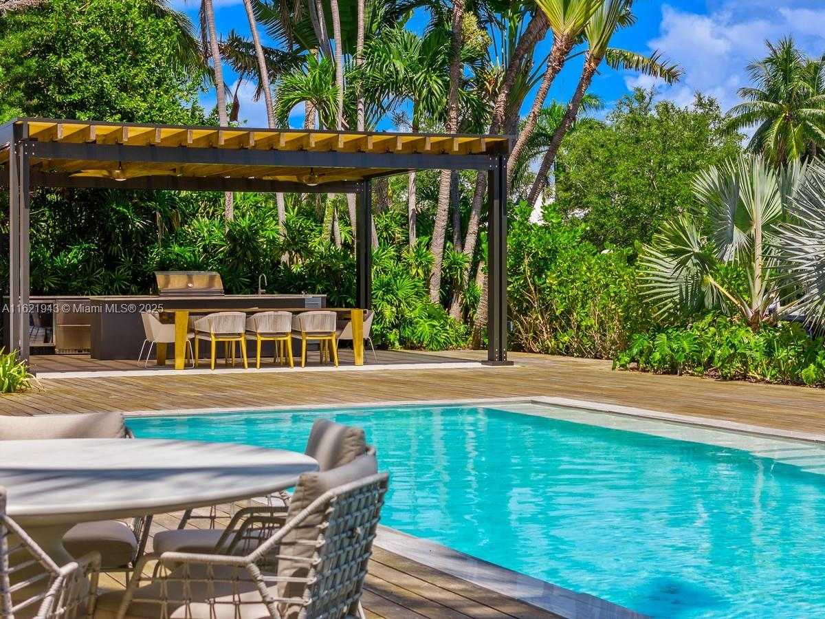 Small Image of 161 CAPE FLORIDA DR, Key Biscayne Number 49