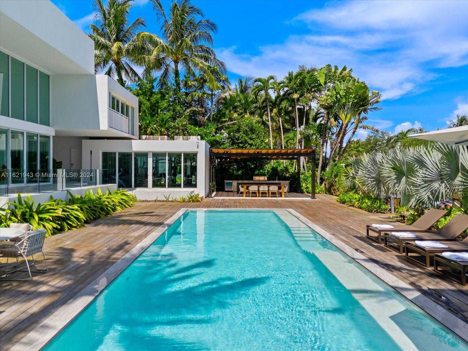 Small Image of 161 CAPE FLORIDA DR, Key Biscayne Number 8