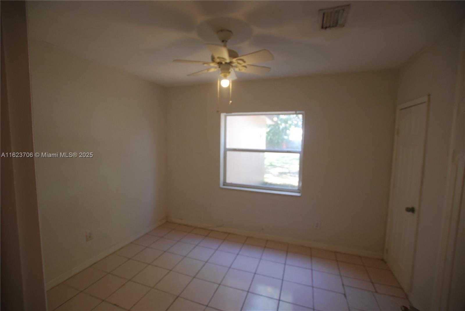 Small Image of 1801 NORTH EAST 176TH ST, North Miami Beach Number 13