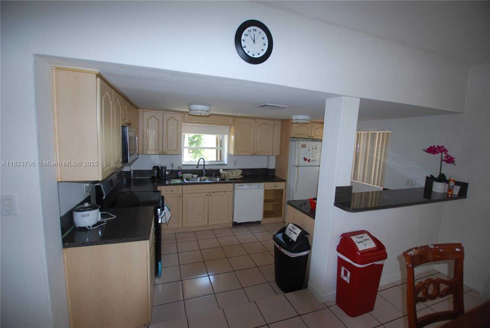 Small Image of 1801 NORTH EAST 176TH ST, North Miami Beach Number 5