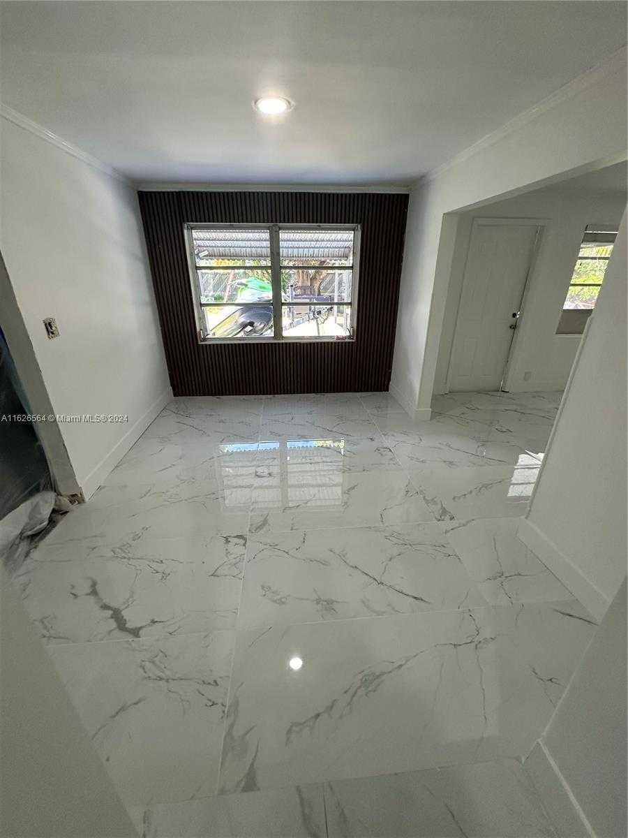 Small Image of 1619 MOFFETT ST, Hollywood Number 10