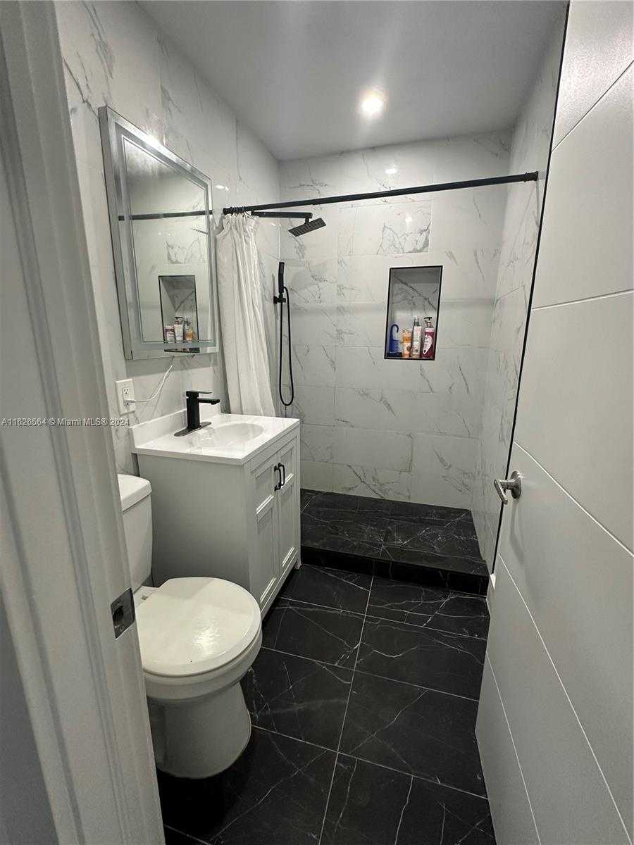 Small Image of 1619 MOFFETT ST, Hollywood Number 11