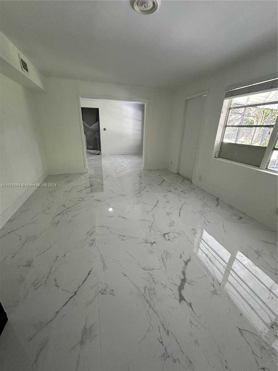 Small Image of 1619 MOFFETT ST, Hollywood Number 12