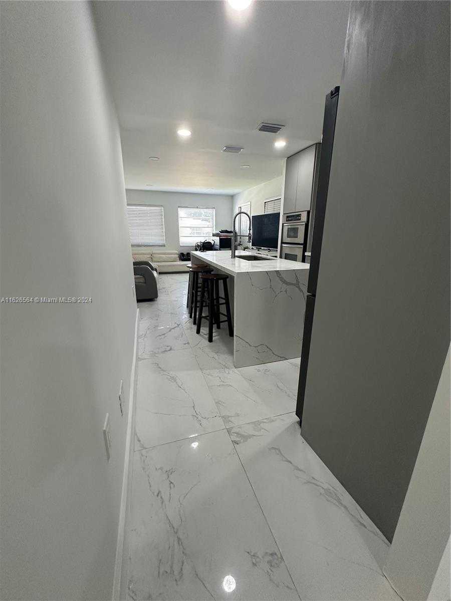 Small Image of 1619 MOFFETT ST, Hollywood Number 16