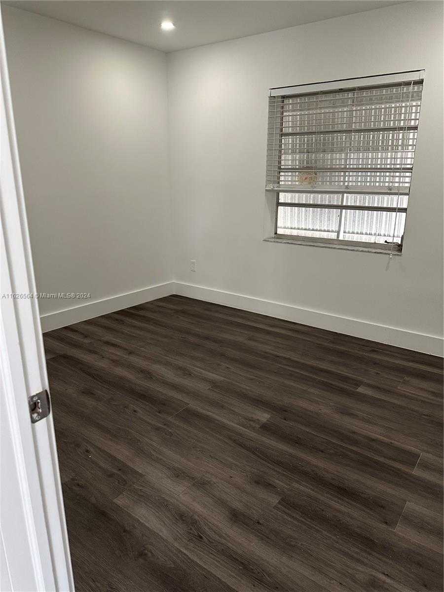 Small Image of 1619 MOFFETT ST, Hollywood Number 20